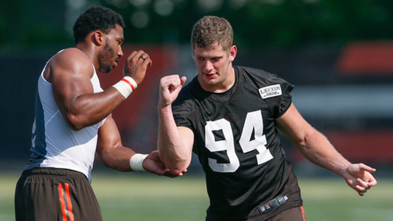 Scary sight: Browns' top pick Garrett hurts foot in practice